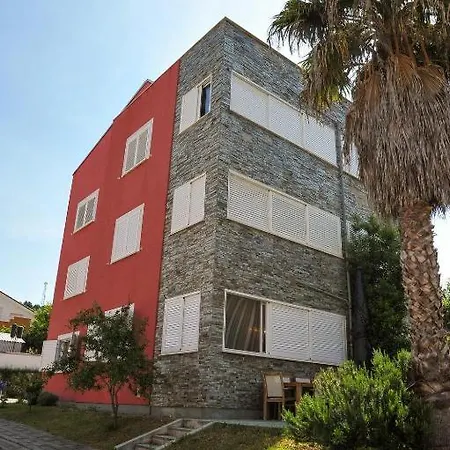 Ksenija Appartement Palit