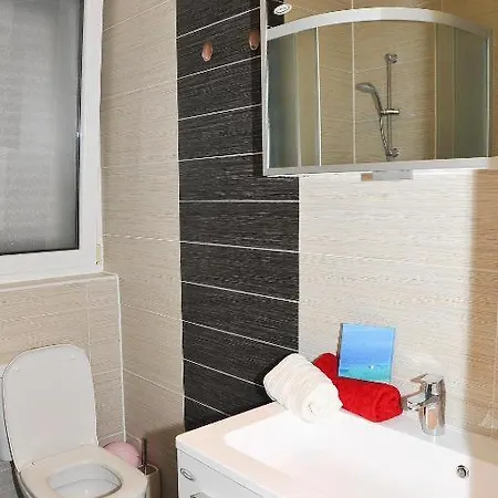 Apartment Ksenija Palit